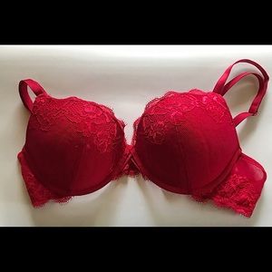 Ambrielle Lacy Red Bra, Ace Plunge Push-up size 38C
